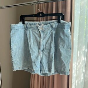 Pair of Denizen from Levi’s denim shorts. Light blue, size 14, great condition!